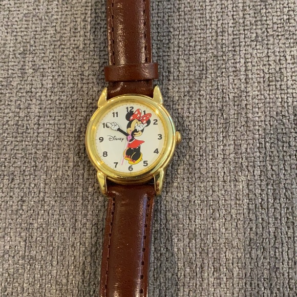 Disney Minnie Mouse Watch - Picture 2 of 6